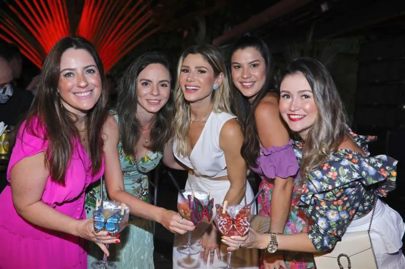 Grazi Veloso, Giovana Bezerra, Patrícia Jereissati, Manoela Pimenta e Rafaela Kleinberg
