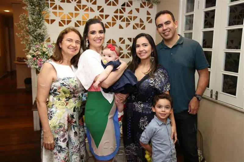 Angela Capistrano, Priscylla Brasileiro, Julia, Ingrid e Leonardo Tavares