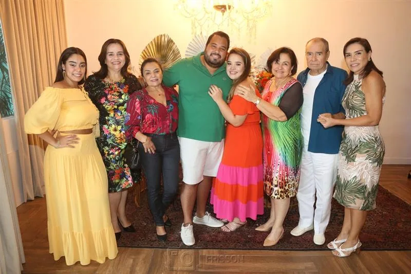 Ana Carolina, Lia Freire, Francy, Helder Alencar, Ana Paula, Bárbara, Eymard Freire e Ane Alcântara