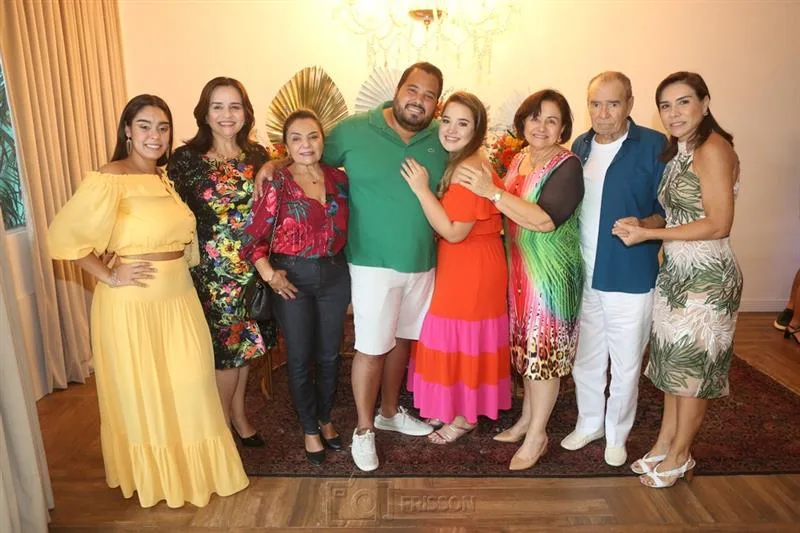 Ana Carolina, Lia Freire, Francy, Helder Alencar, Ana Paula, Bárbara, Eymard Freire e Ane Alcântara