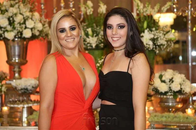 Adriana e Vitoria Lira
