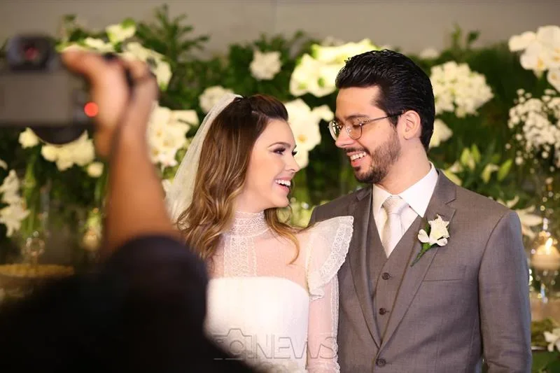 Carine Araújo e Rafael Fujita