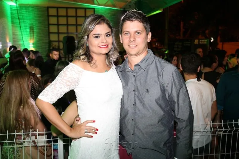 Carol Barcelos e Vladson Luis