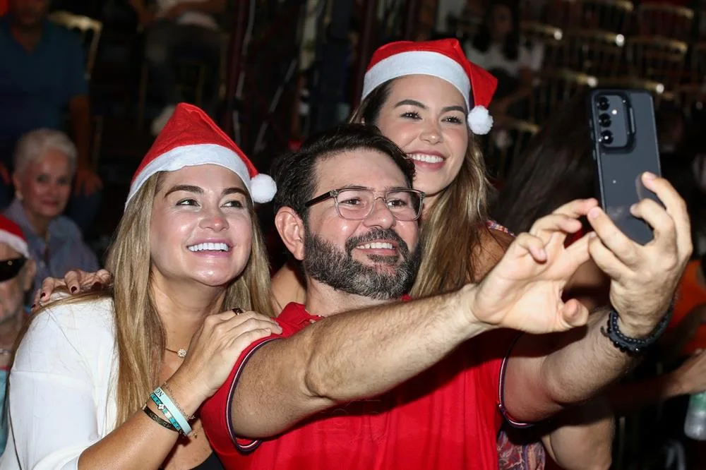 Danielle e Diana Novais com Adriano Ribeiro