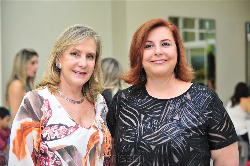 Carmem Lúcia Aguiar e Elisabete Rosario