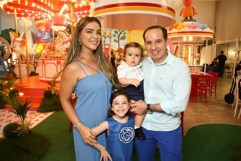 Beatriz, Juliana, Benjamin e Bruno Nogueira