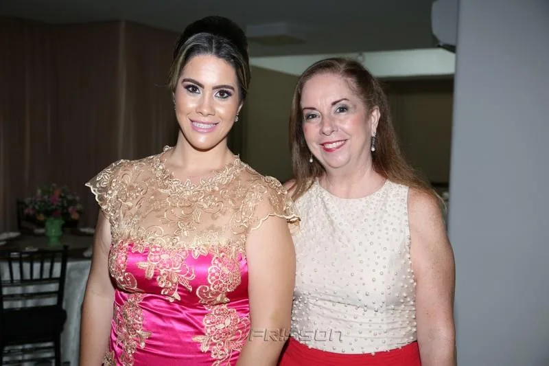 Carolina e Helena Guimarães
