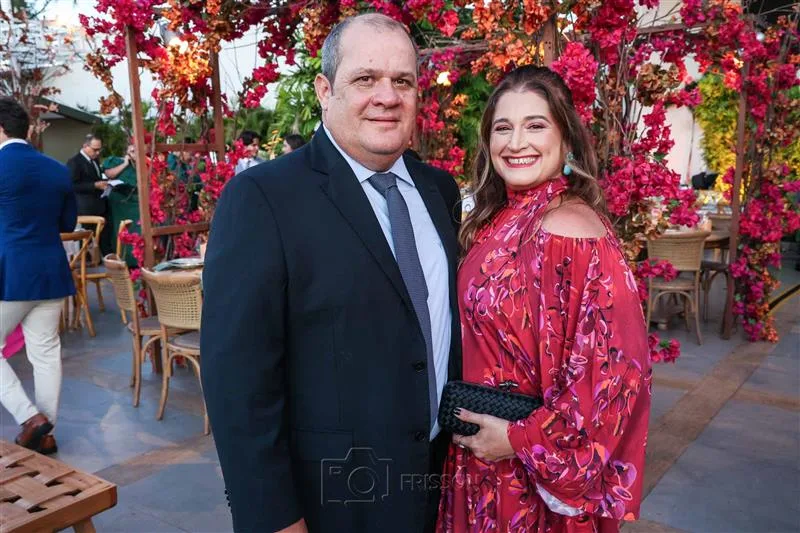 Adriano Assunção e Karina Bezerra