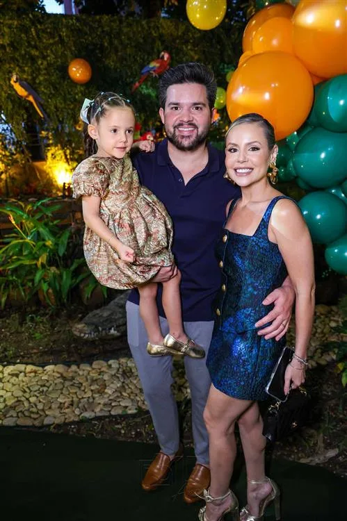 Alice, Pedro Vasconcelos e Erica Dantas