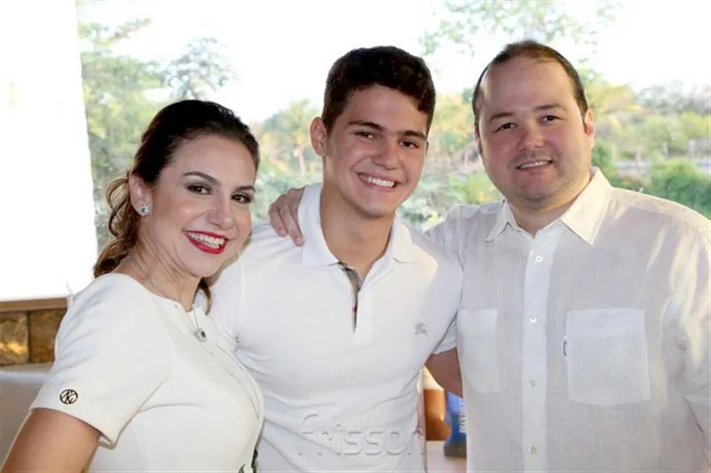Adriana, Otávio Filho e Otávio Queiroz