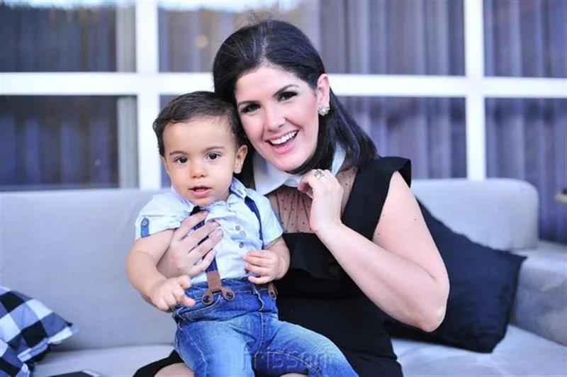 Priscila Capelo com baby