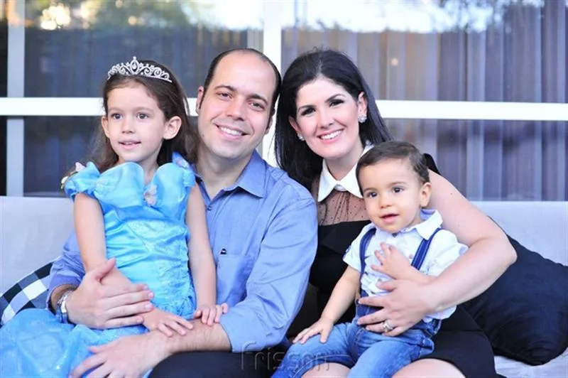 Priscila Capelo e família