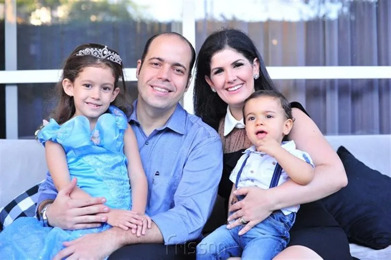 Priscila Capelo e família