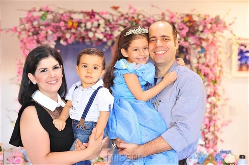 Priscila Capelo e família