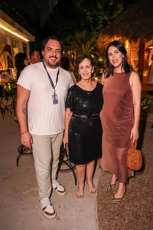 Diego Costa, Neuma e Carolina Figueiredo