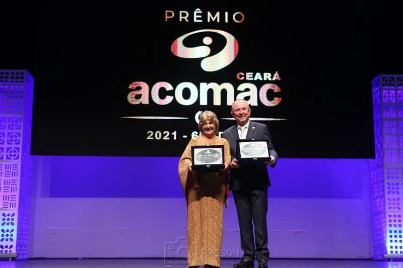 Ana Lúcia Mota e Antônio José de Freitas Mello