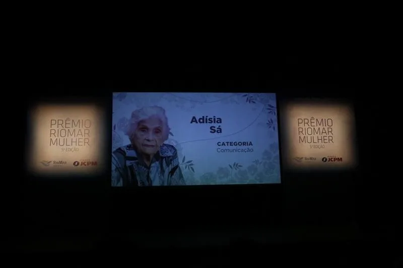 Adisia Sá