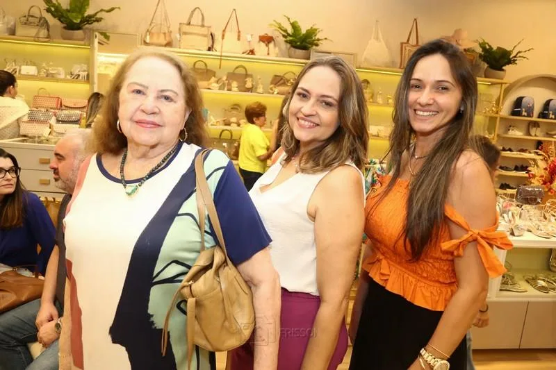 Giuza e Anizia Leitão e Danielle Delamonica