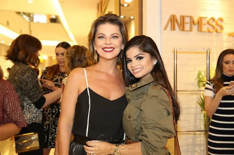 Ana Cristina Wolf e Isabelle Temóteo