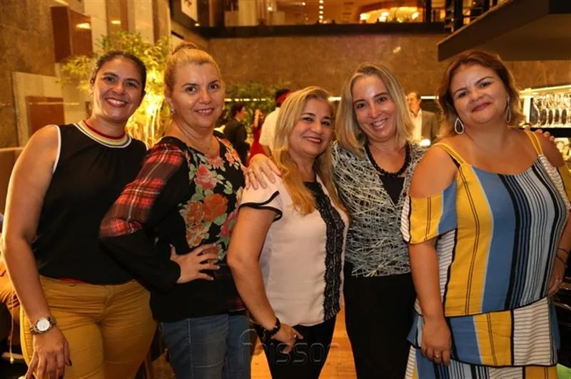 Germana Muniz, Socorro Saraiva, Ana Pereira, Simone Monteiro e Lorena Lemos