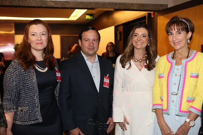 Aline, Igor Barroso, Emilia Buarque e Viviane Senna