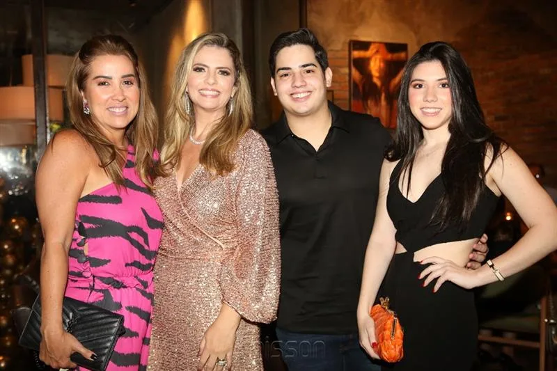 Ana Vládia Sales, Tais, Felipe Pinto e Maria Eduarda Sales