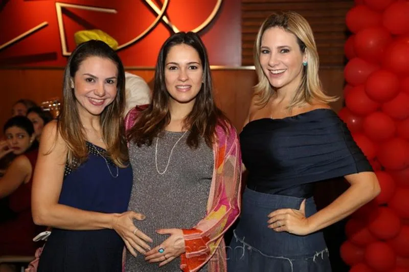 Adriana e Marília Queiroz, Gaida Dias