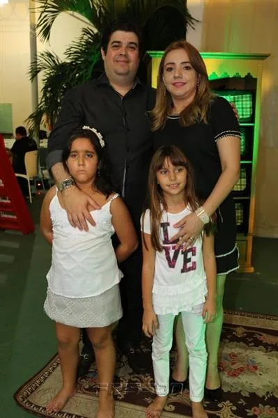 Ailton, Eveliny e Eduarda Leitão, Brisa