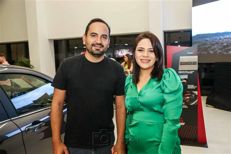 Edir Rocha e Amanda Kevis