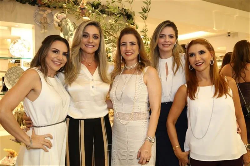 Adriana Queiroz, Célia Magalhães, Karmilse Marinho, Tais Pinto e Wayne Moreira
