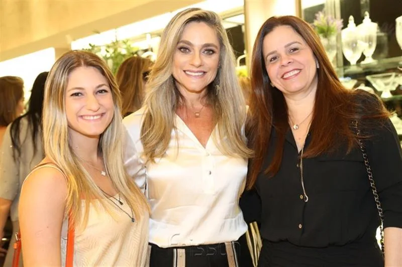 Bruna, Célia Magalhães e Isabelle Borges