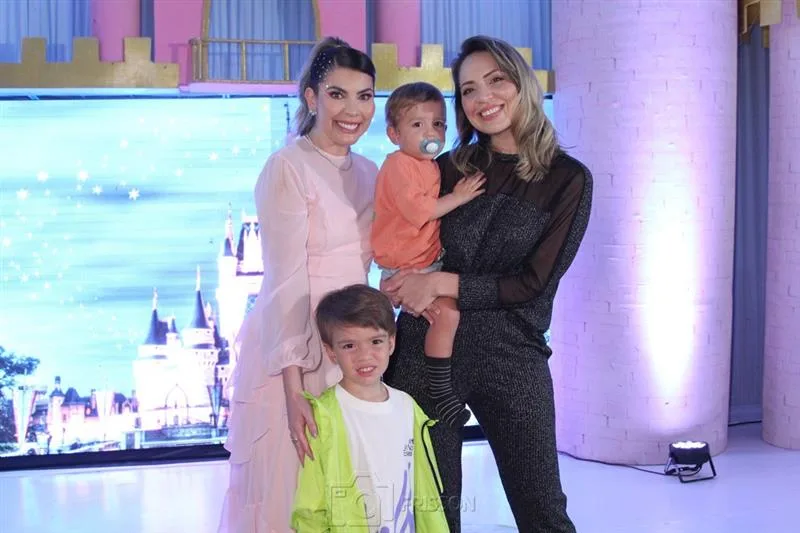 Aline Morais, Benjamin, Fernanda e Joaquim Nepomuceno