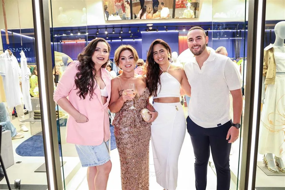 Ariadna Moura, Marcia Rasch, Priscila Mendes e João Vitor Rasch
