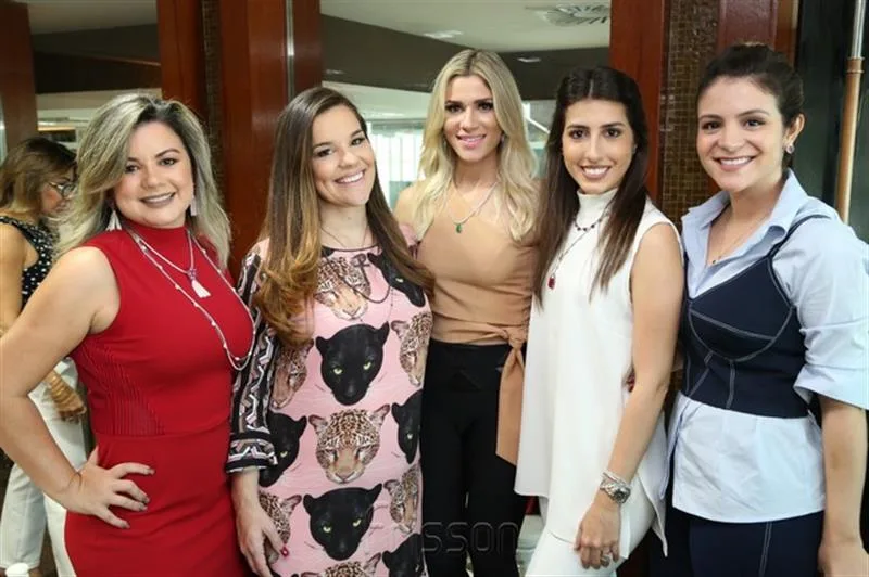 Liliane Gomes, Ana Paula Domene, Patricia Jereissati, Tayra Romcy e Kamila Melo