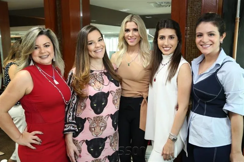 Liliane Gomes, Ana Paula Domene, Patricia Jereissati, Tayra Romcy e Kamila Melo