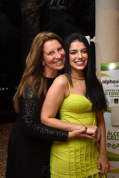 Adriana Cals e Isabela Serpa