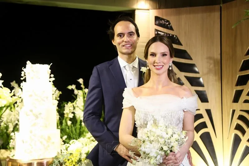 Aristófanes Canamary Jr e Lívia Cristina Rios