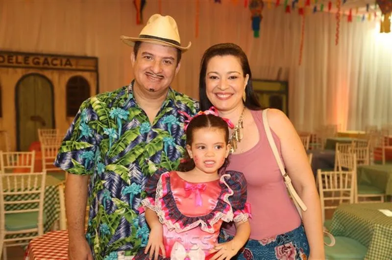 Amadeu, Ana Ester, Helena Rocha