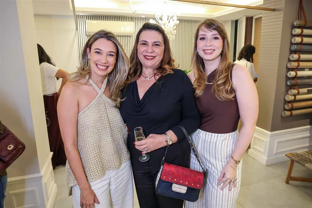 Gabriella Sobral, Edna Barros e Eduarda