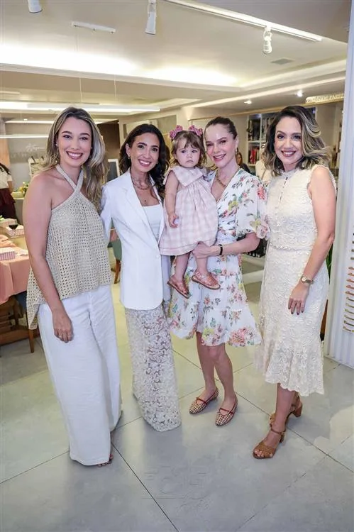 Gabriela Sobral, Renata Marinho, Lourdes Maria, Paulinha Sampaio e Sarah Delgado