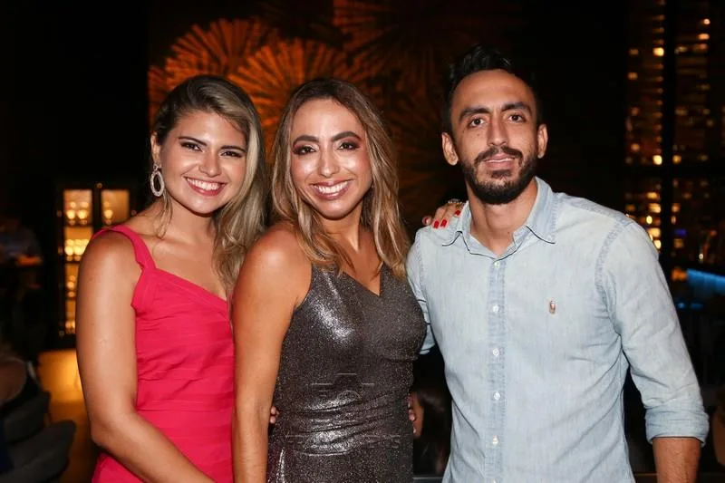 Camila, Mabel Portela e Mércio Pinheiro