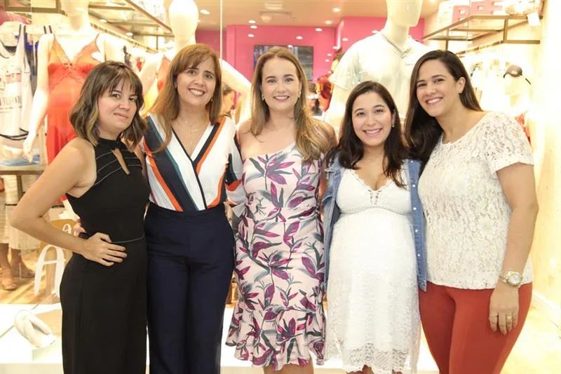 Aline, Rita Farias, Barbara Moraes, Lilia Farias e Rosana Azevedo