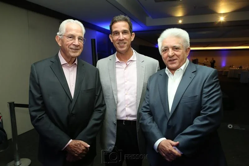 Carlos, Tom Prado e Deusmar Queiros