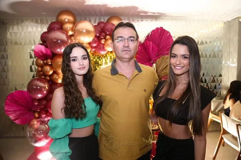 Mauro Régis com as filhas, Fernanda e Marjorie