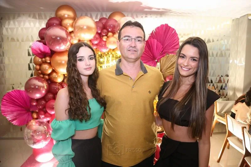 Mauro Régis com as filhas, Fernanda e Marjorie