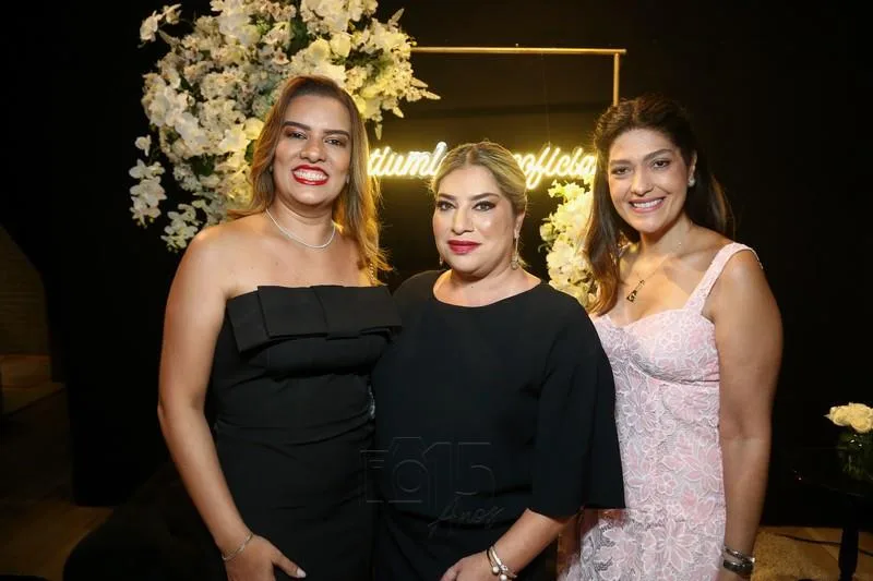 Ana Karenine, Manu Romcy e Carla Xerez