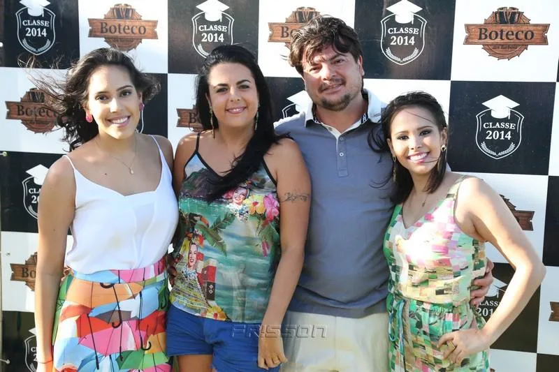 Amanda e Carol Barbosa com Alex e Sarita Moreira