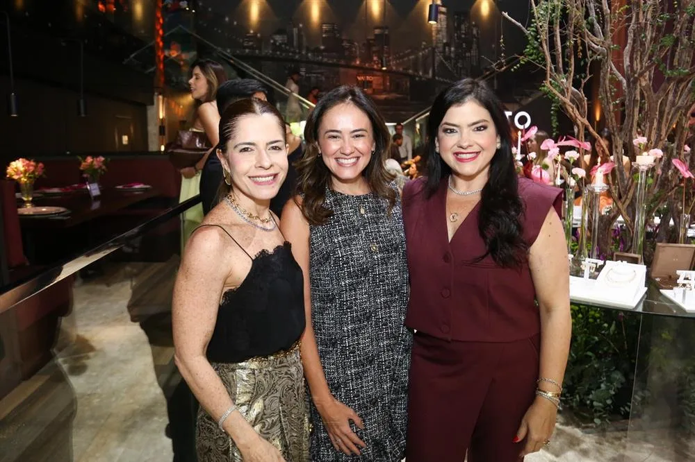Carla Nogueira, Bia Bezerra e Viviane Almada