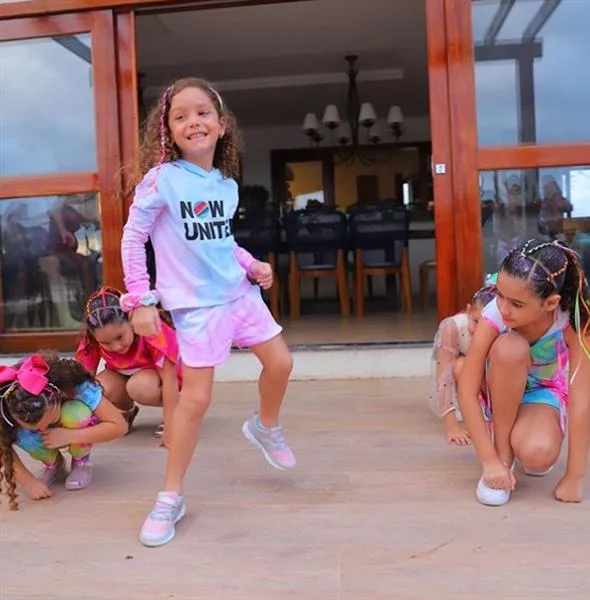 6 anos Ysis