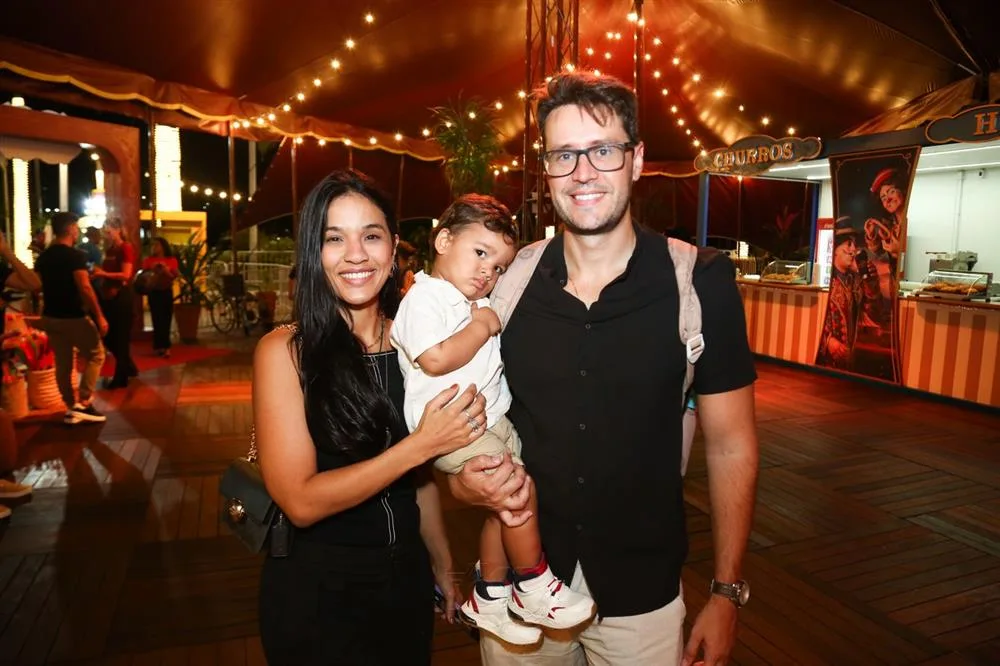 Emanuella Barbosa, Miguel e Isaac Medeiros